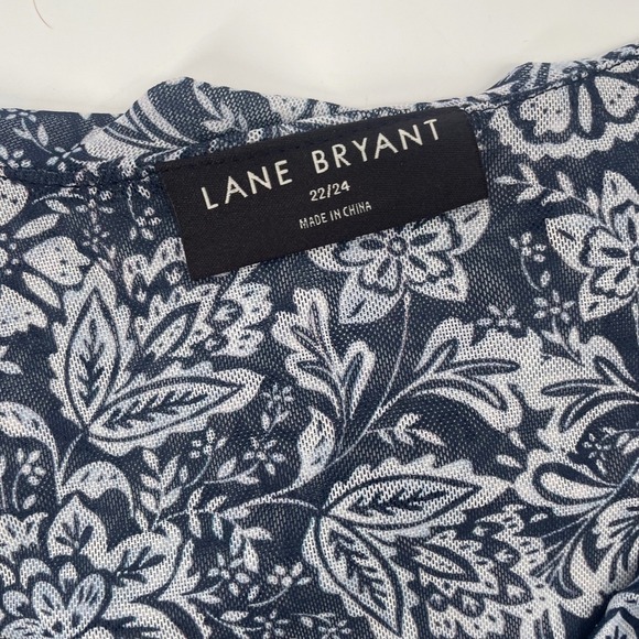 NWOT Lane Bryant 22/24 Blue White Floral Ruffled Sleeveless Blouse Boho Chic - Picture 4 of 10